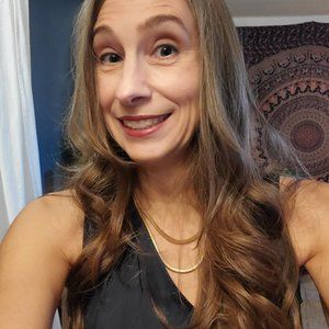 Meet your Posher, Stacy